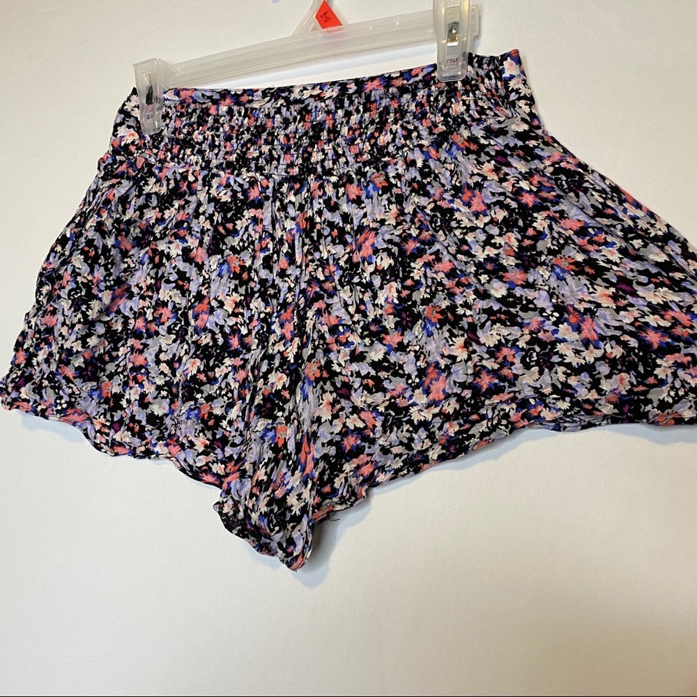 American Eagle Outfitters Floral Flowy Shorts